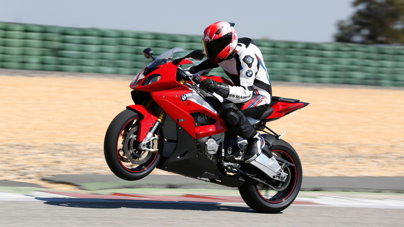 Illustration for article titled New BMW S1000RR Has Launch Control And Lean Angle Display, Still Ugly